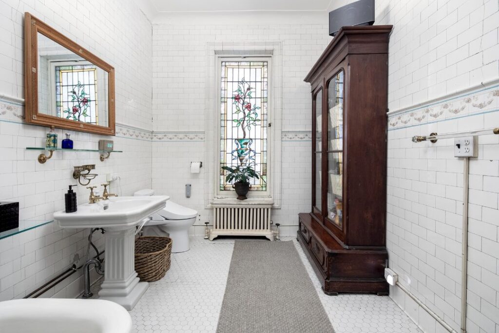 Bathroom renovation Park Slope NYC with modern finishes and high-end remodeling by Gurri Remodel